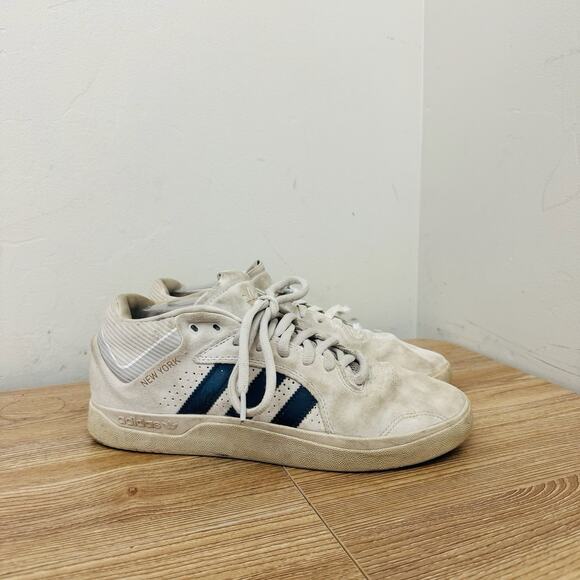 Adidas Tyshawn New York White Sneakers Men’s Size 9.5 main image 11